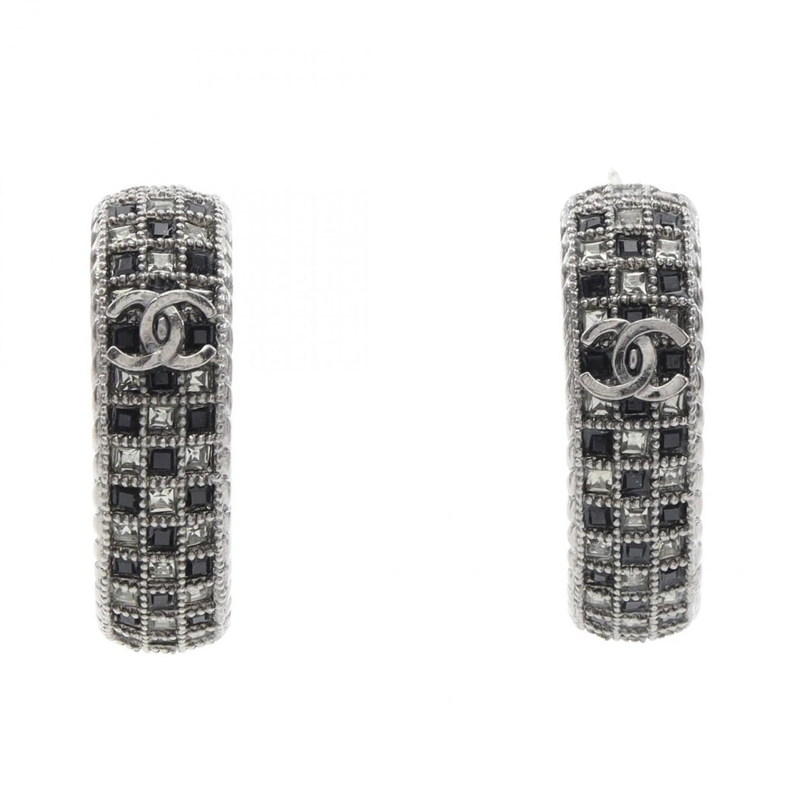 CHANEL Coco Mark Earrings with Stainless Steel Rhinestones for Women, Silver, Clear, and Black: --- Catalog ---Category: DesignType: Half hoop earringsColor: Black, Clear, SilverGender: WomenMaterial: Rhinestone, Stainless steelCategory: GeneralBrand: Chanel--- Item List ---Section: ConditionRan