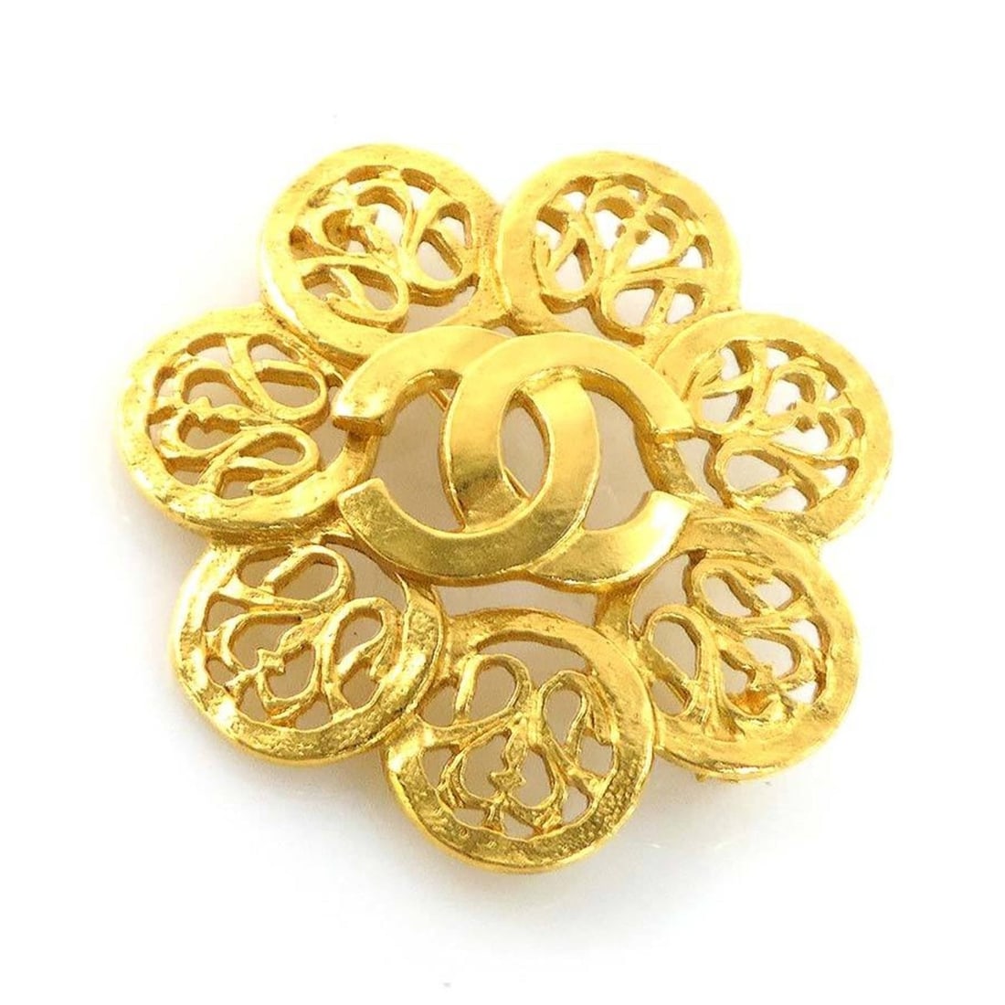 CHANEL Coco Mark Metal Gold Brooch for Women e61488i: --- Catalog ---Category: SizeSize (HxWxD): 5cm x 5cm / 1.96'' x 1.96''Category: DesignType: BroochColor: GoldGender: WomenMaterial: MetalCategory: GeneralBrand: ChanelCountry of Origin: France---
