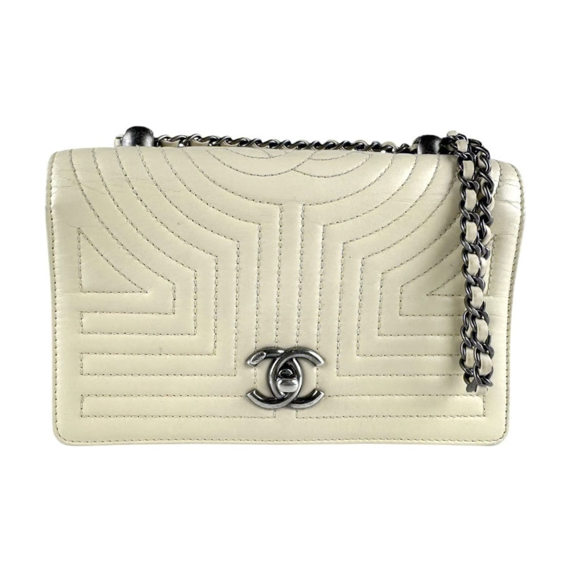 CHANEL Women's Leather Ivory Shoulder Bag z8573: --- Catalog ---Category: SizeSize (HxWxD): 13cm x 19cm x 4cm / 5.11'' x 7.48'' x 1.57''Category: DesignType: Shoulder bagColor: IvoryGender: WomenMaterial: Leather Category: GeneralBrand: ChanelCountr