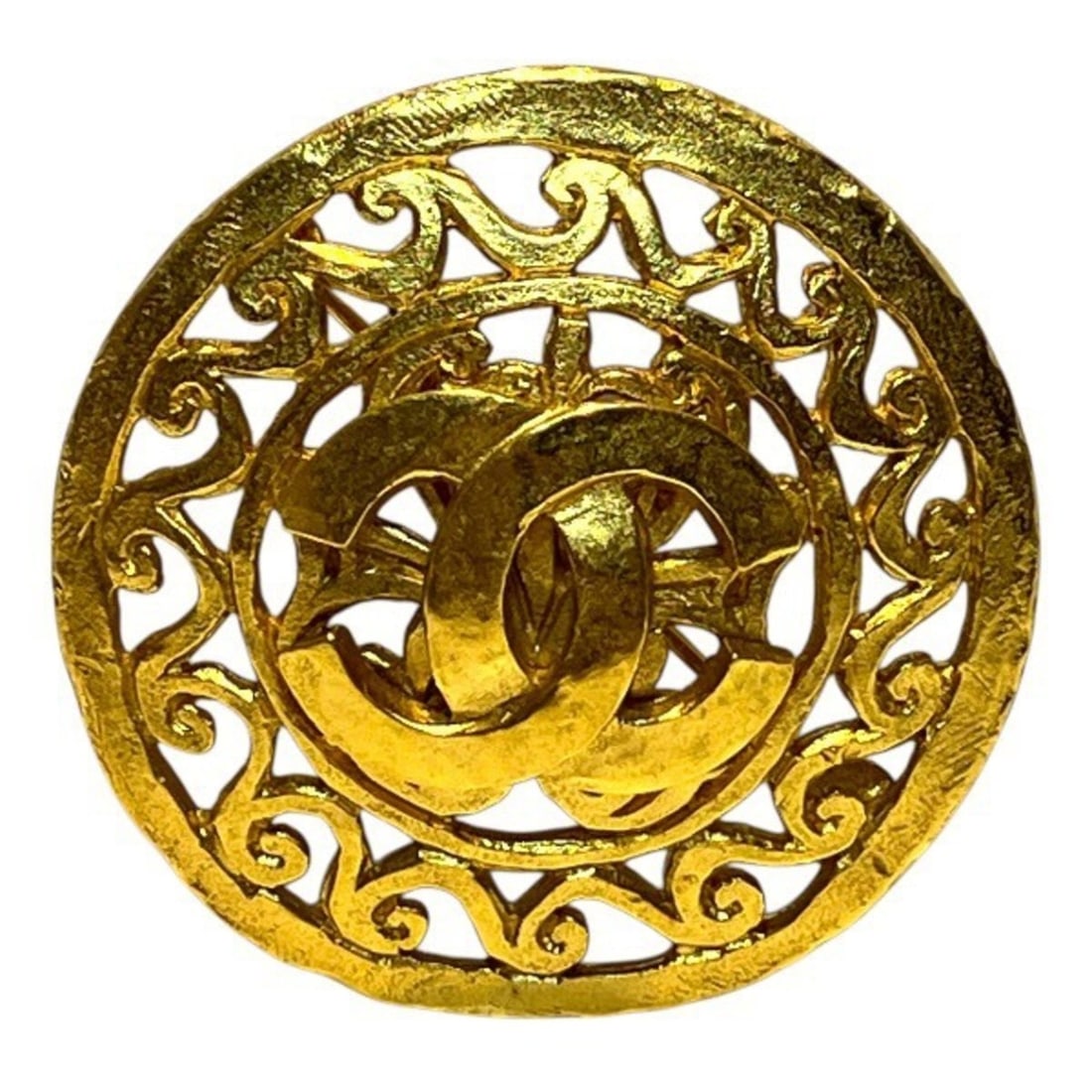 CHANEL Coco Mark Round Brooch for Women: --- Catalog ---Category: SizeSize (HxWxD): 4.5cm x 4.5cm x 1.1cm / 1.77'' x 1.77'' x 0.43''Category: DesignType: BroochGender: WomenMaterial: Gold platingCategory: GeneralBrand: Chanel--- Item List --