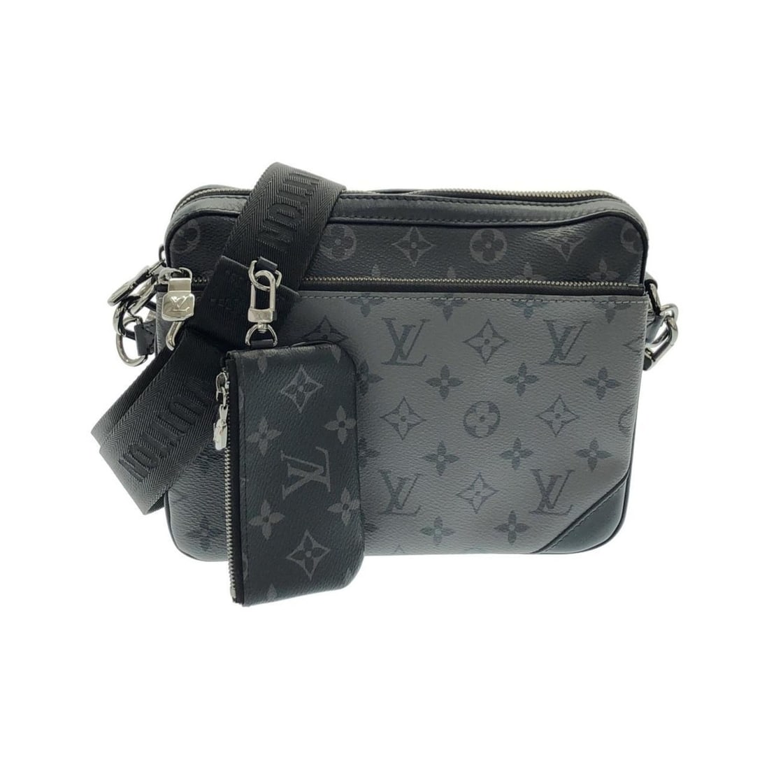 Louis Vuitton Monogram Eclipse Reverse Trio Messenger Shoulder Bag M69443: --- Catalog ---Category: SizeSize (HxWxD): 17cm x 24cm x 4cm / 6.69'' x 9.44'' x 1.57''Category: DesignType: Shoulder bagColor: BlackGender: WomenMaterial: Coated canvas Category: GeneralMPN: