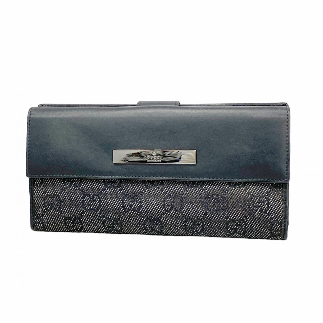 Gucci Long Wallet 05501 Denim Black Women's: --- Catalog ---Category: SizeSize (HxWxD): 9.5cm x 18.5cm x 2cm / 3.74'' x 7.28'' x 0.78''Category: DesignType: Long wallet (bi-fold)Color: BlackGender: WomenMaterial: Denim Category: GeneralMPN: 0550