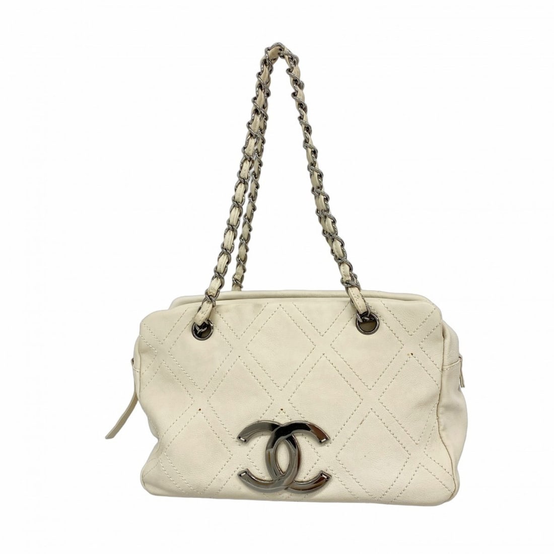 Chanel Shoulder Bag, Wild Stitch Chain Shoulder, Leather, Ivory, Women's: --- Catalog ---Category: SizeSize (HxWxD): 18cm x 28cm x 13cm / 7.08'' x 11.02'' x 5.11''Category: DesignType: Shoulder bagColor: IvoryGender: WomenMaterial: Leather Hardware Color: SilverCategory: Ge
