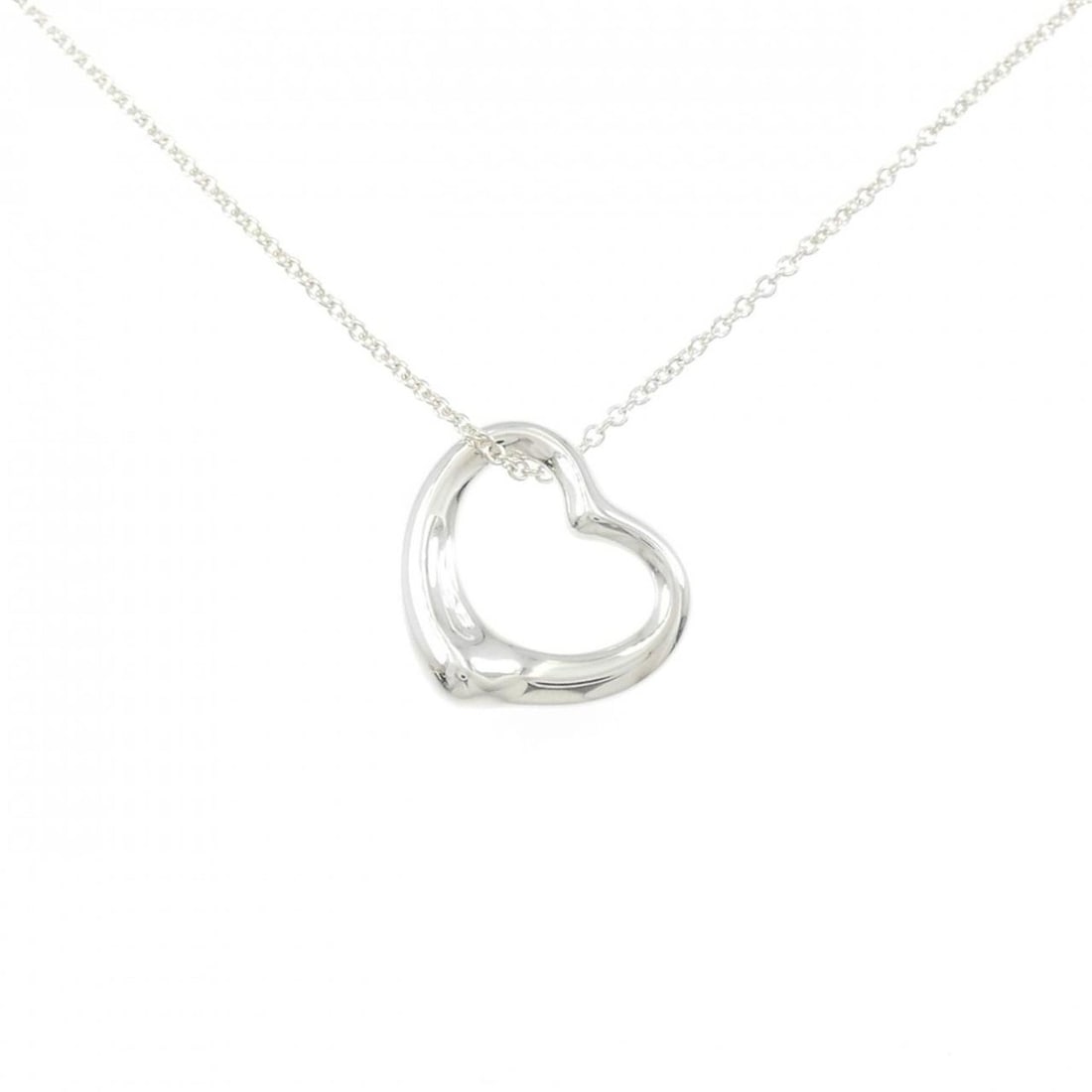 Tiffany Open Heart Necklace: --- Catalog ---Category: SizePendant Size: 21.5mm x 20.9mm / 0.84'' x 0.82''Neck Circumference: 41 cm / 16.14''Category: DesignColor: SilverGender: WomenMaterial: Silver 925Pendant Type: