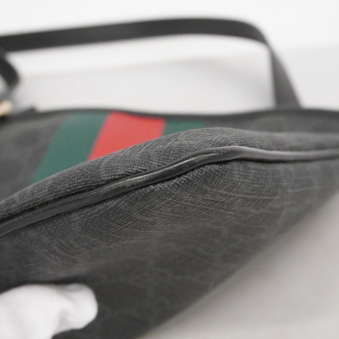 Louis Vuitton Epi Multicle M6382D Key Case - 11