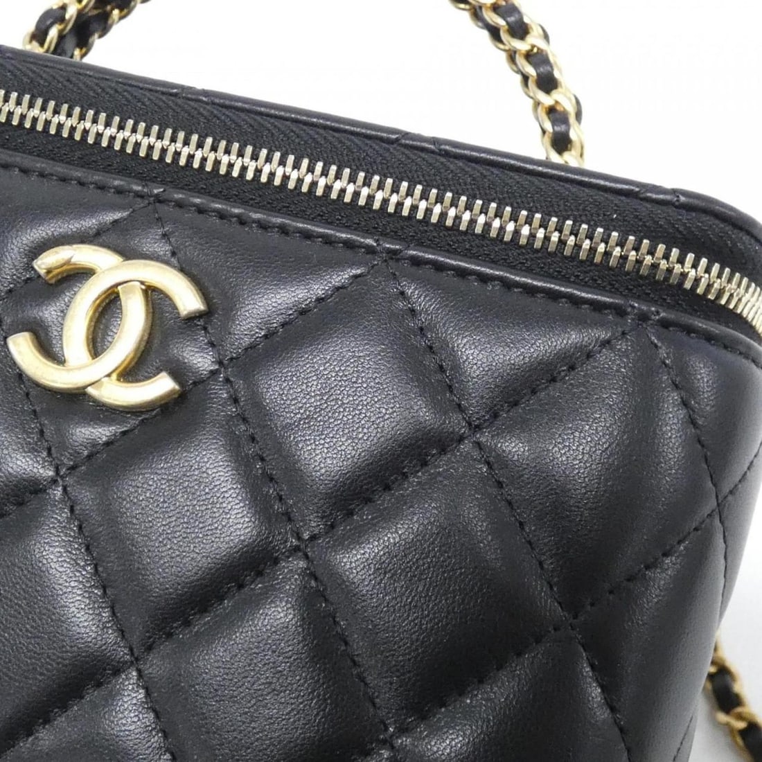 Chanel AP3012 Shoulder Bag - 4