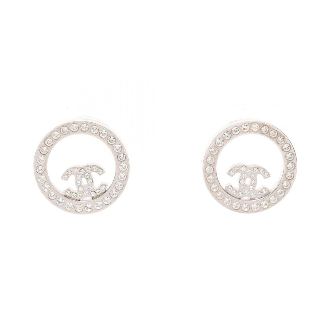CHANEL Coco Mark Earrings with Stainless Steel Rhinestones for Women in Silver and Clear: --- Catalog ---Category: SizeSize (HxWxD): 20.00mm x 20.00mm / 0.79'' x 0.79''Category: DesignType: Stud earringsColor: Clear, SilverGender: WomenMaterial: Rhinestone, Stainless steelCategory: General