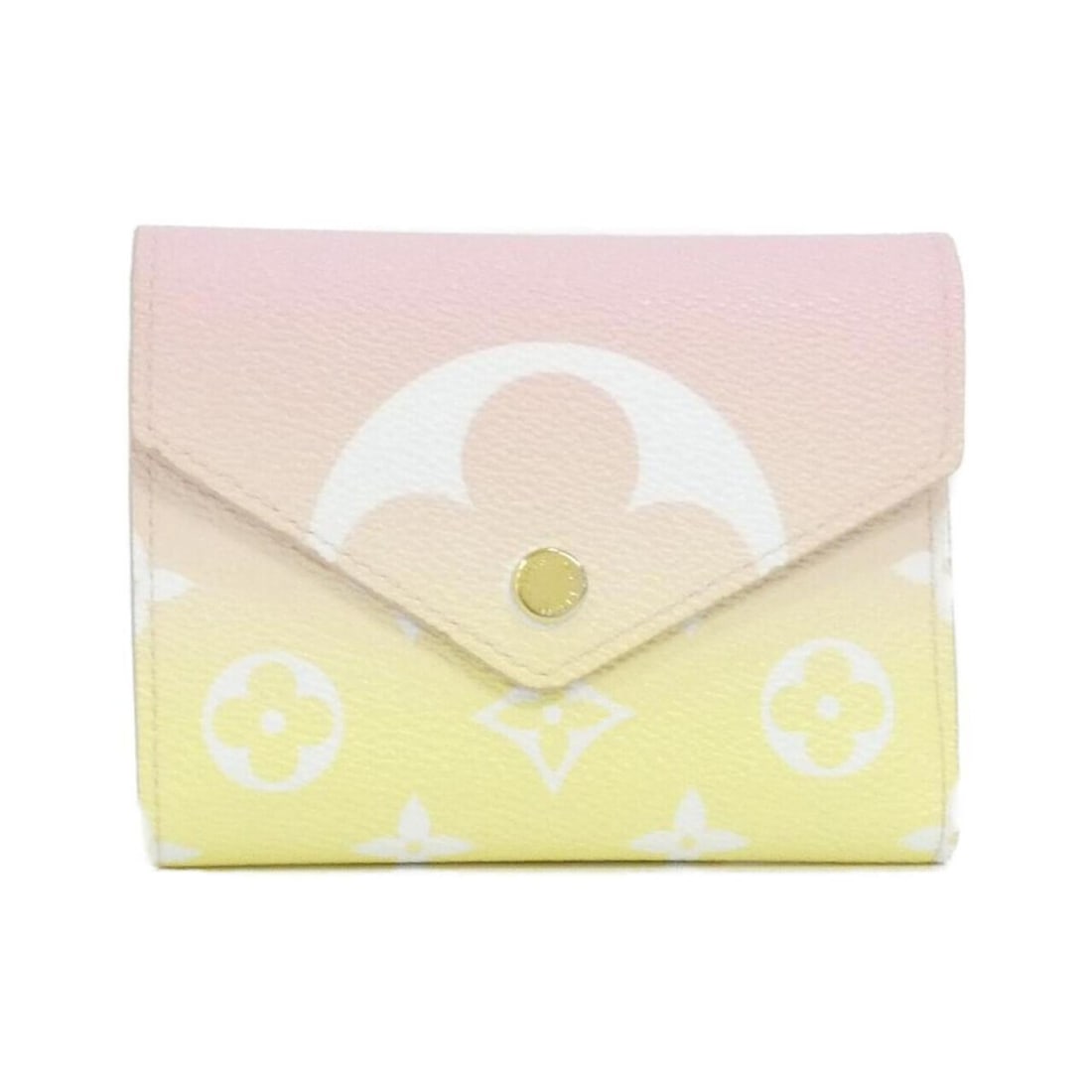 Louis Vuitton By the Pool Portefeuille Victorine M80388 Wallet: --- Catalog ---Category: SizeSize (HxWxD): 9cm x 12cm x 2cm / 3.54'' x 4.72'' x 0.78''Category: DesignType: Wallet (tri-fold)Color: RoseGender: WomenMaterial: Coated canvas Category: GeneralBrand: Lou