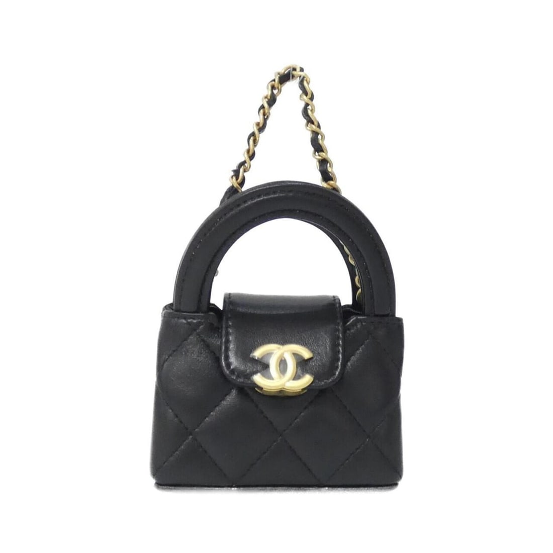 Chanel AP4991 Accessory Bag Charm: --- Catalog ---Category: SizeSize (HxWxD): 115.00mm x 90.00mm x 40.00mm / 4.53'' x 3.54'' x 1.57''Category: DesignType: Handbag charmColor: Black, GoldGender: WomenCategory: GeneralMPN: AP4991Brand: