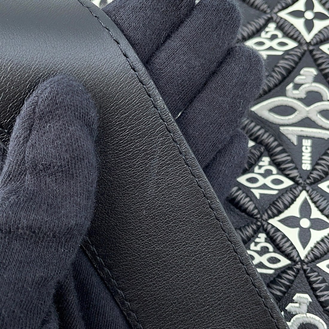 Van Cleef & Arpels Perlée Medium Ring - 13