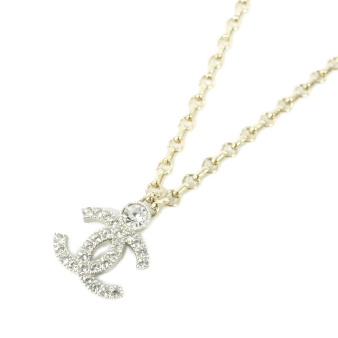 Chanel ABC147 Necklace: --- Catalog ---Category: SizePendant Size: 21mm x 17mm / 0.82'' x 0.66''Neck Circumference: 44 cm / 17.32''Category: DesignColor: ClearGender: WomenNecklace Type: NecklaceCategory: GeneralMPN: ABC147B