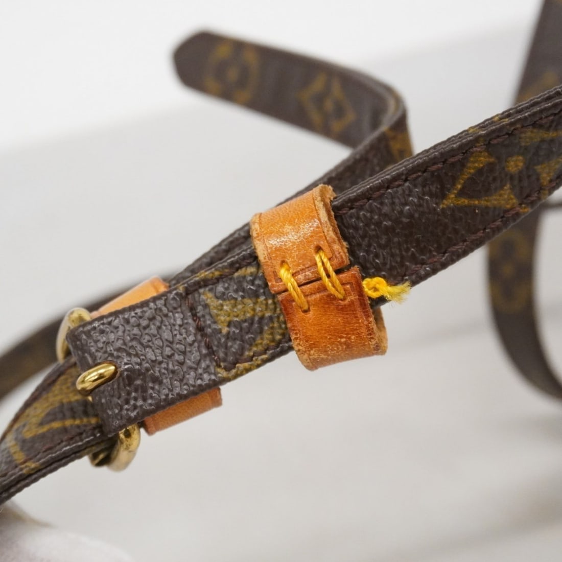 Chanel AB7908 Brooch - 8