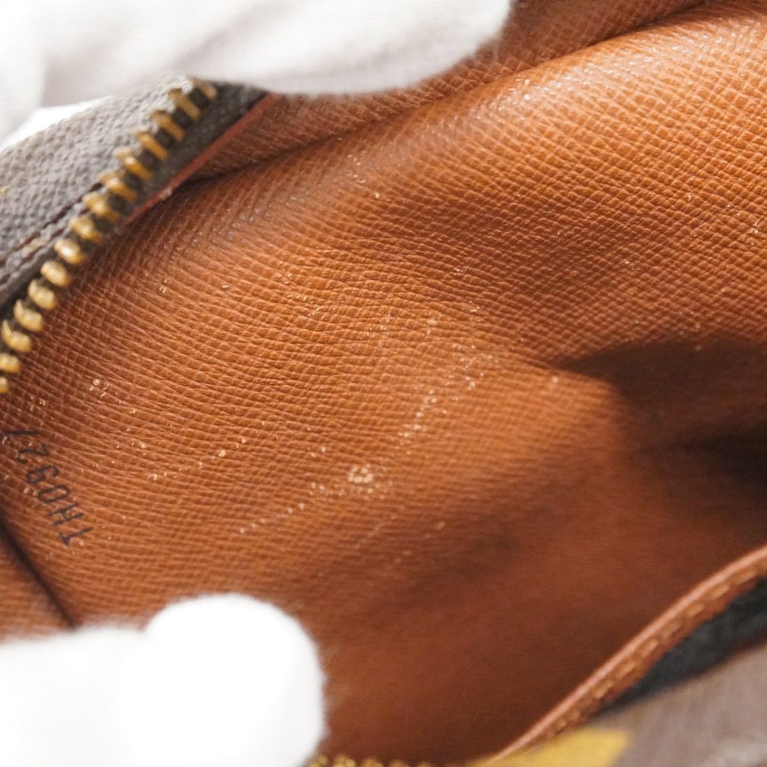 Chanel AB7908 Brooch - 9