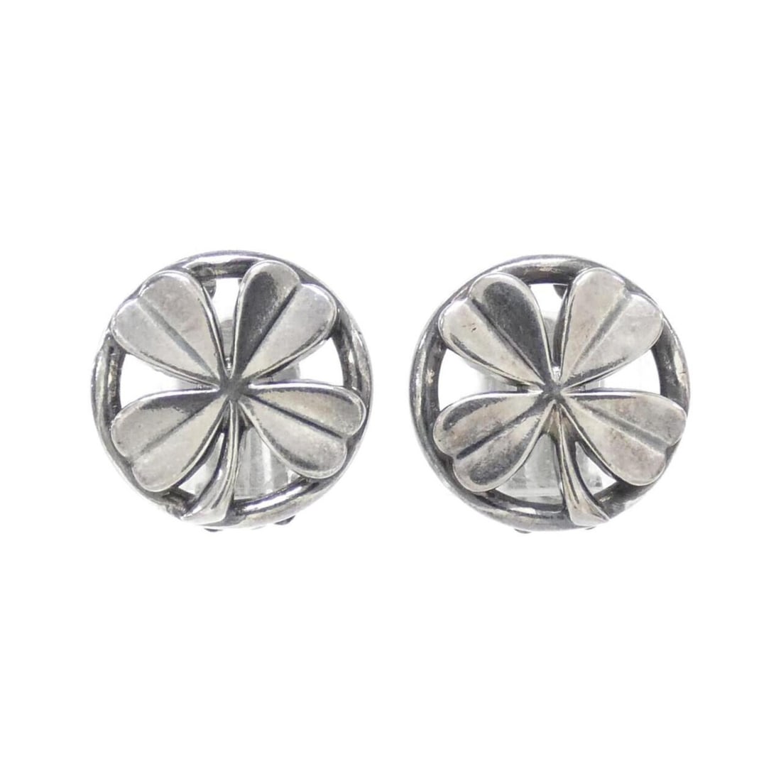 Chanel Earrings: --- Catalog ---Category: SizeSize (HxWxD): 21.00mm x 21.00mm / 0.83'' x 0.83''Category: DesignType: Clip earringsColor: SilverGender: WomenCategory: GeneralBrand: Chanel--- Item List ---Section: Condi