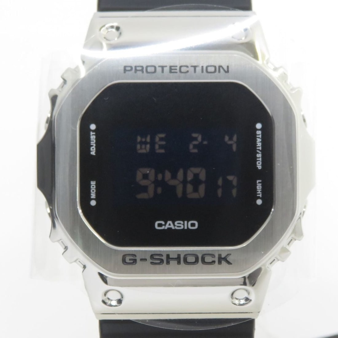 CASIO G-SHOCK Metal Bezel GM-5600U-1JF Quartz Watch (1 of 18)