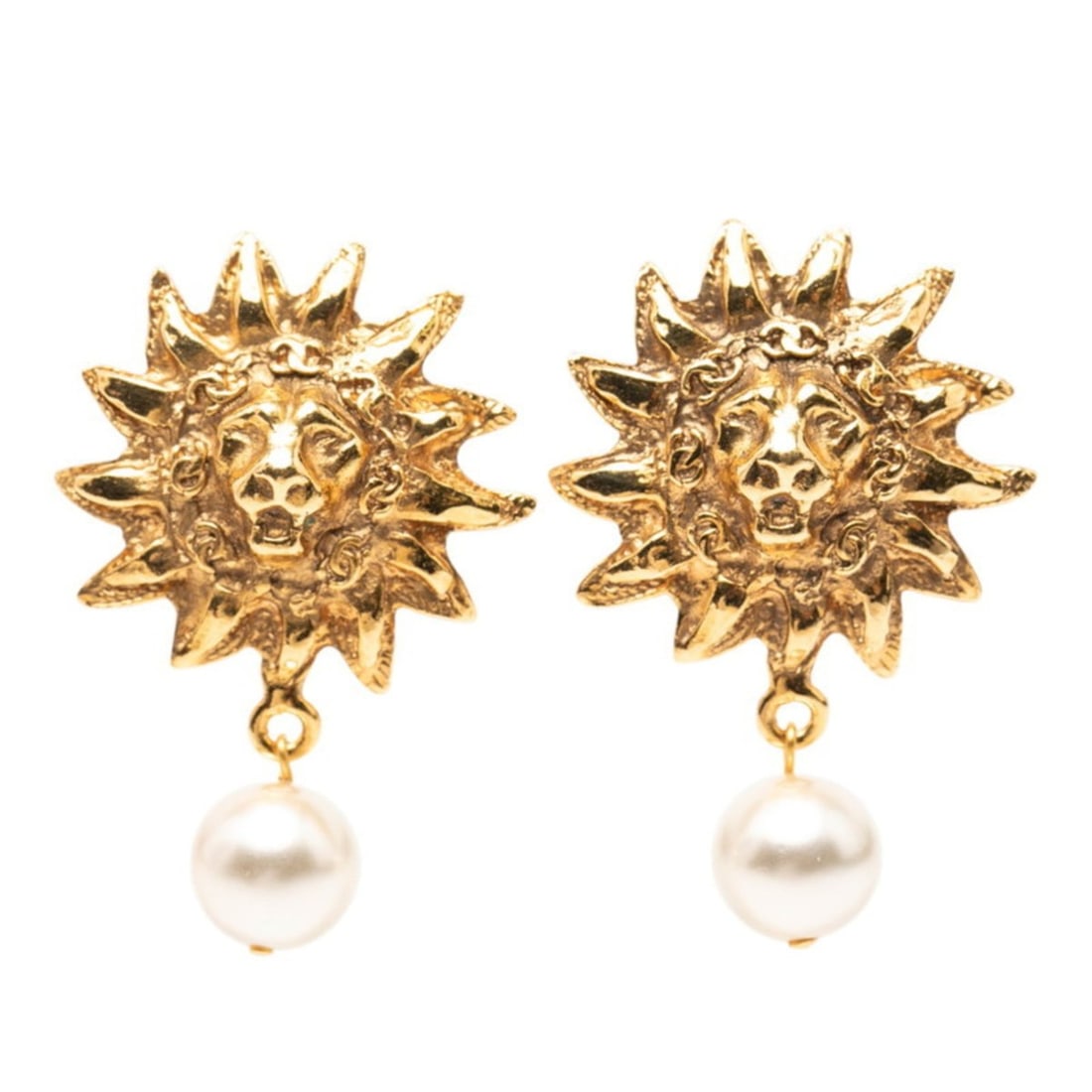 CHANEL Lion Motif Earrings, Gold Plated, Women's: --- Catalog ---Category: SizeSize (HxWxD): 50.20mm x 34.40mm / 1.98'' x 1.35''Category: DesignType: Clip earringsColor: GoldGender: WomenCategory: GeneralBrand: Chanel--- Item List ---Section: Conditi