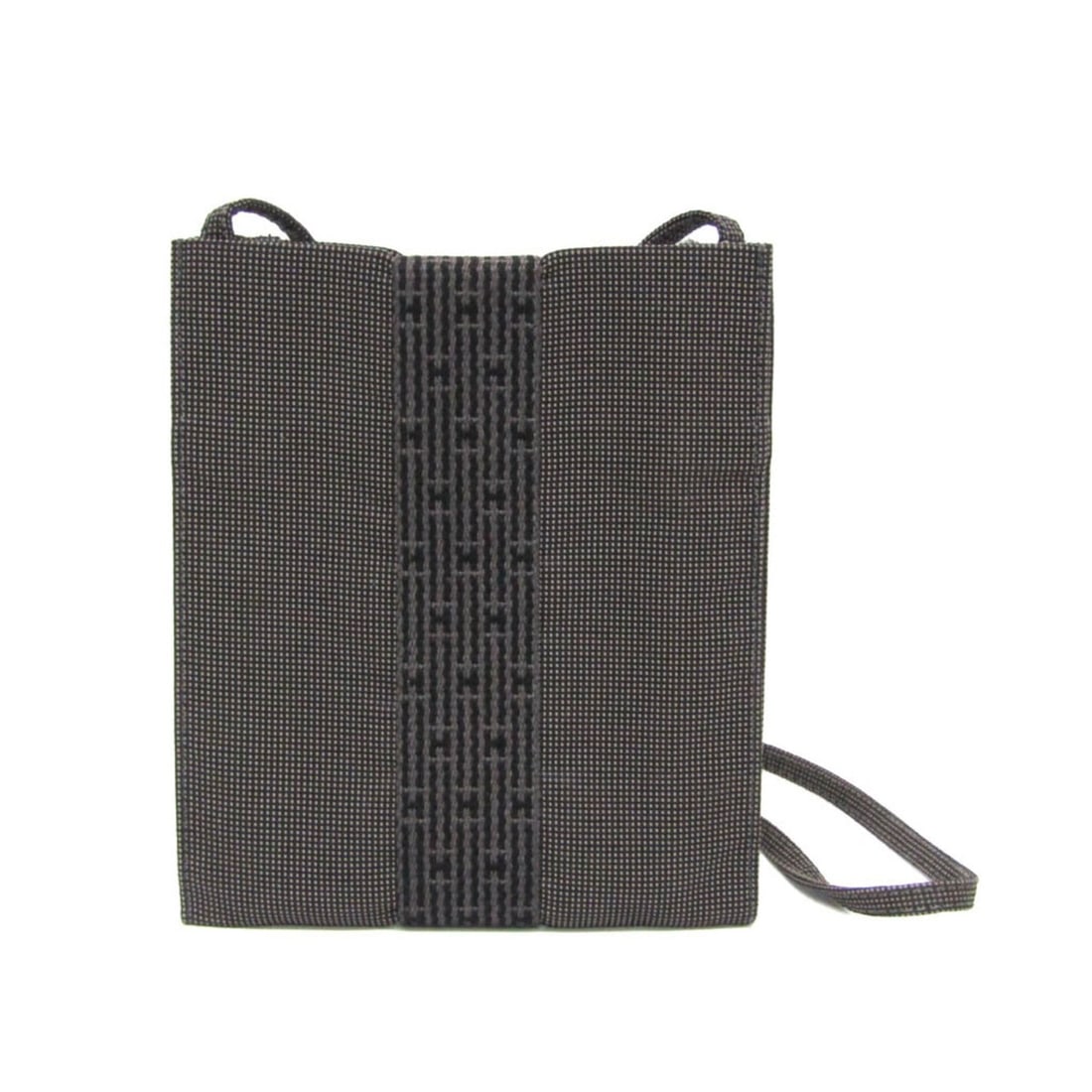 Hermes Her Line Pochette Women,Men Polyamide,Polyester Shoulder Bag Gray: --- Catalog ---Category: SizeSize (HxWxD): 19.5cm x 17cm x 5.00mm / 7.67'' x 6.69'' x 0.19''Strap Length: 120cm / 47.24''Category: DesignType: Shoulder bagColor: GrayGender: Women,MenClosure: OpenMate