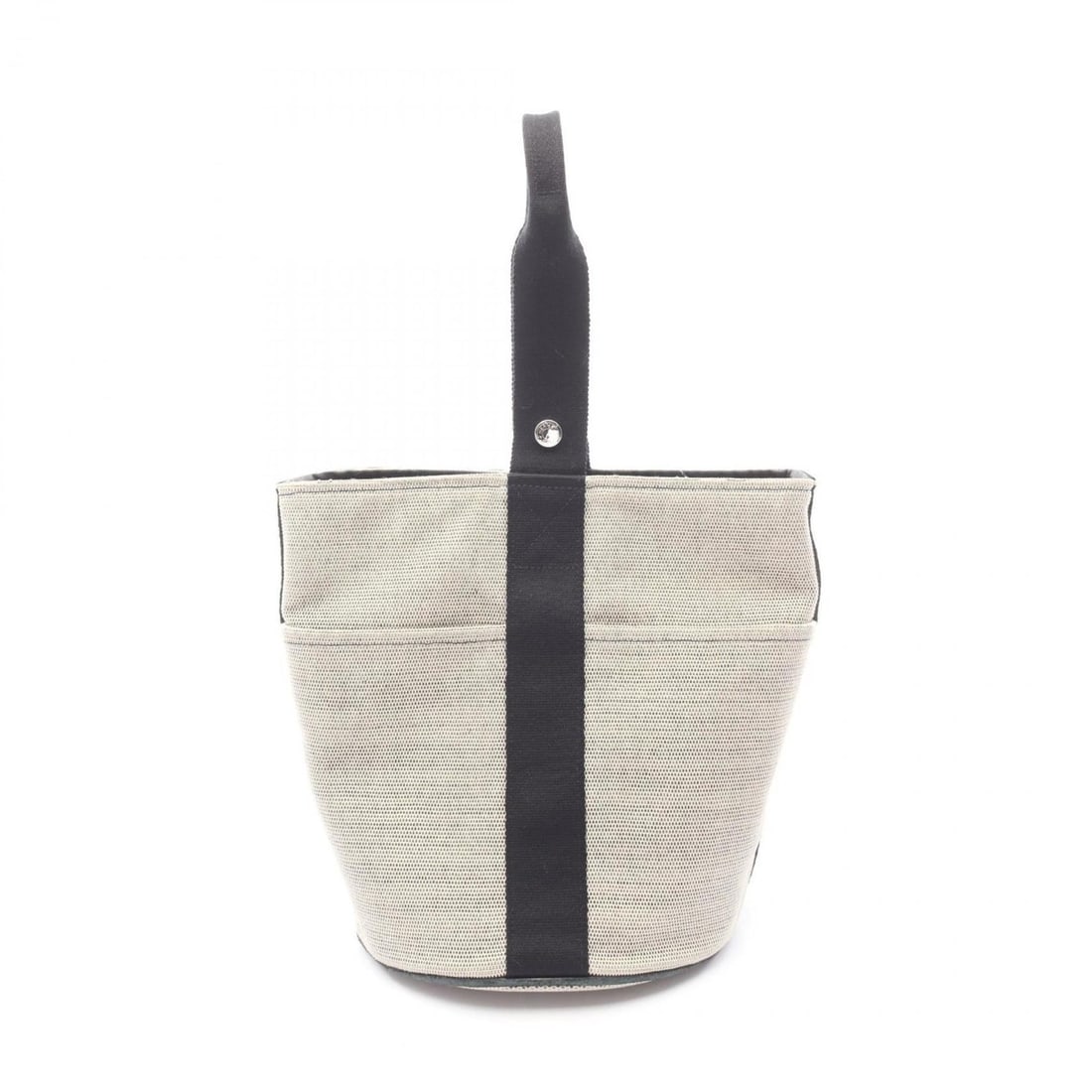 Hermes Hermès Saxo MM Handbag, Canvas Toile H H, Women's, Beige and Black: --- Catalog ---Category: SizeSize (HxWxD): 26cm x 21cm x 21cm / 10.23'' x 8.26'' x 8.26''Category: DesignType: HandbagColor: Beige, BlackGender: WomenMaterial: Toile H , Canvas Category: