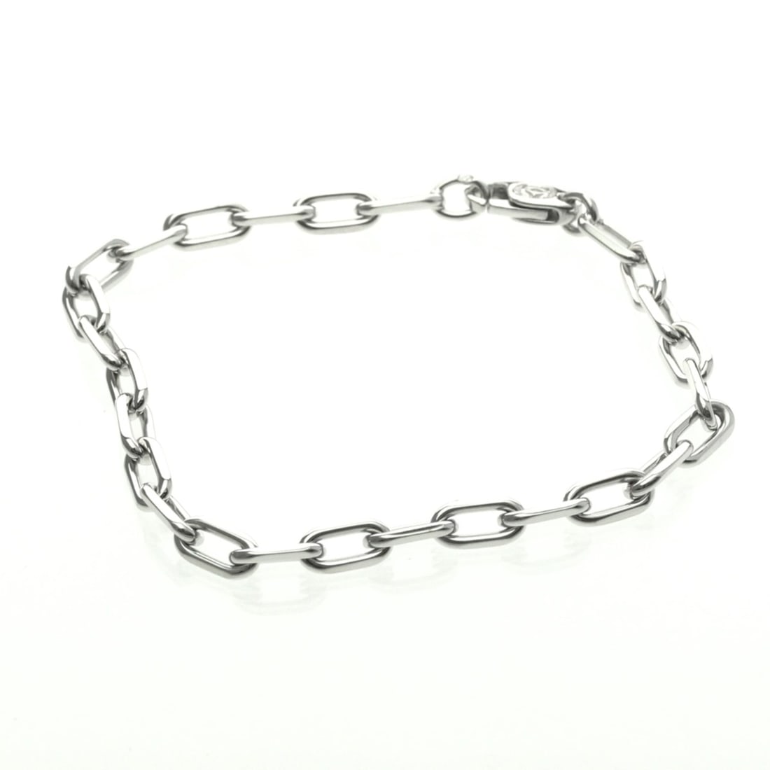 Cartier Spartacus Bracelet White Gold (18K) No Stone Charm Bracelet Silver: --- Catalog ---Category: SizeWidth: 4.8cm / 1.88''Length: 17.5cm / 6.88''Weight: 14.2g / 0.5oz.Category: DesignType: Charm braceletColor: SilverMetal: White GoldStone: No StoneStyle: FashionGender: Me