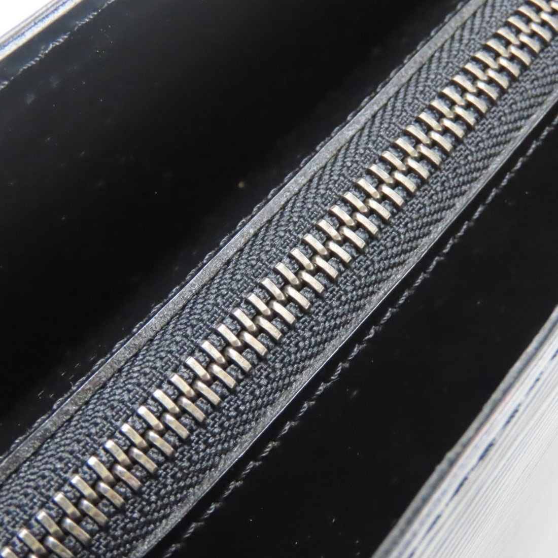 Cartier Love Ring - 18