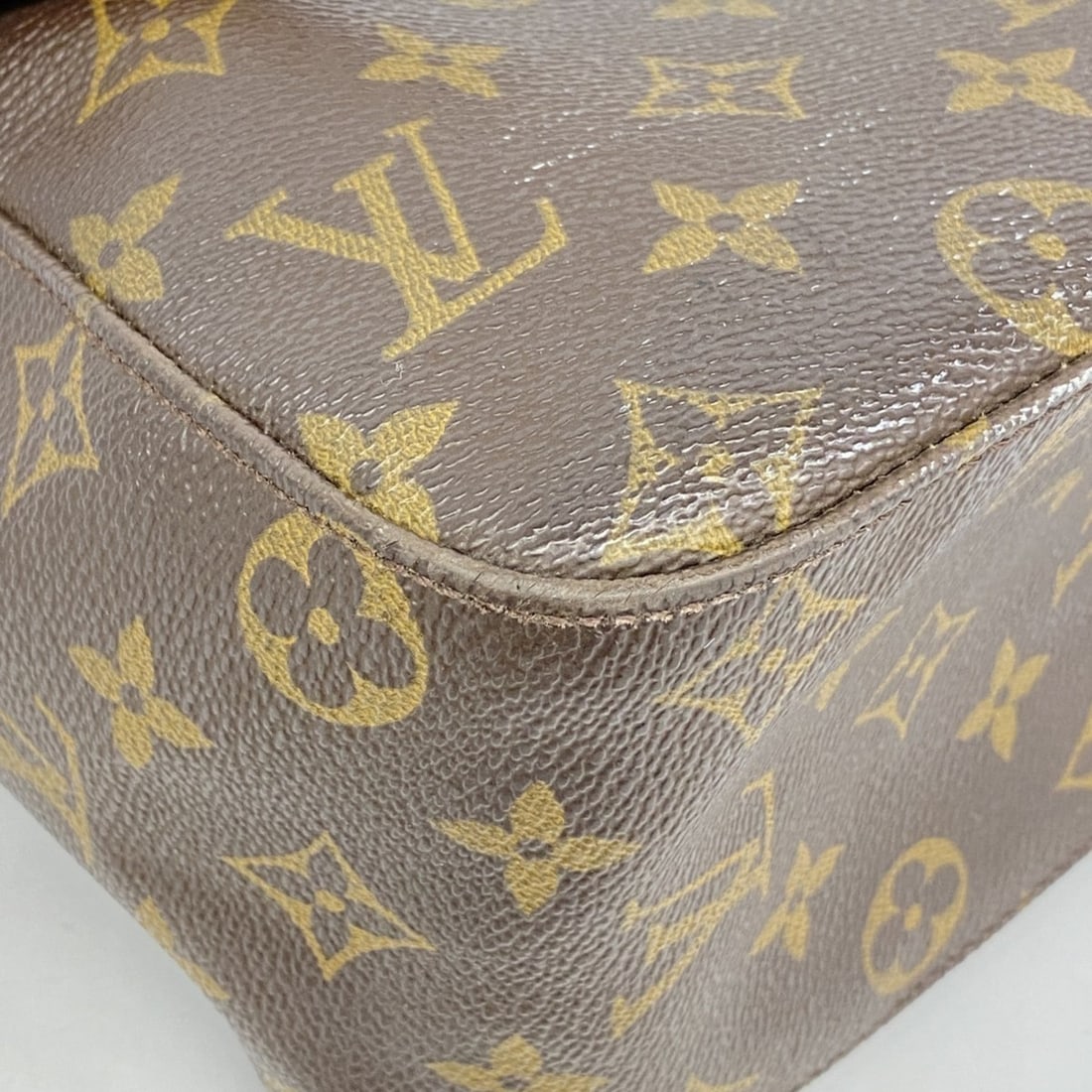 Chanel 02432 Earrings - 8