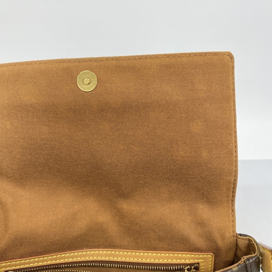 Chanel 69930 handbag - 8