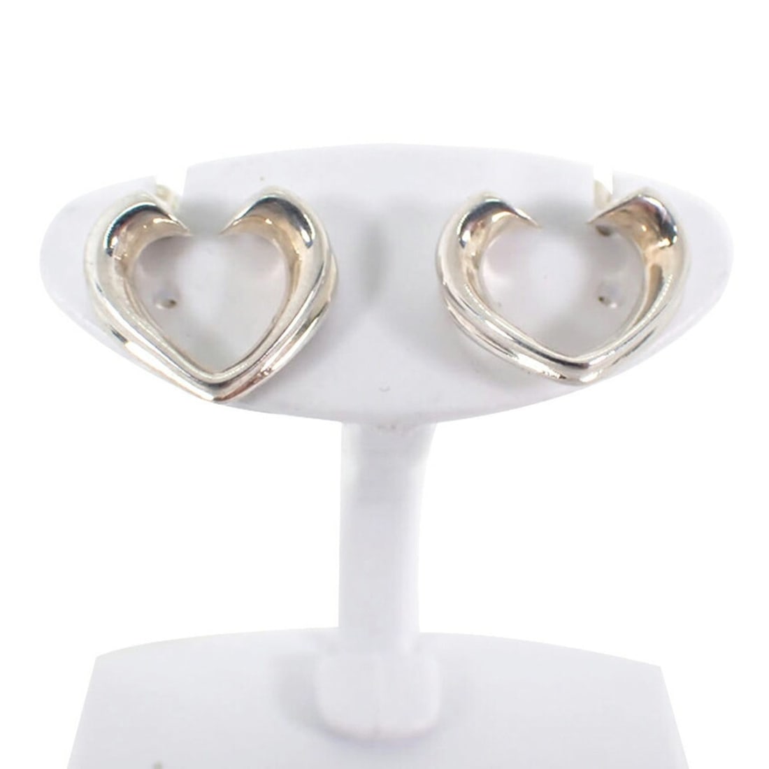 TIFFANY Tiffany SV925 Tenderness Heart Earrings: --- Catalog ---Category: SizeSize (HxWxD): 10.40mm x 8.60mm / 0.41'' x 0.34''Category: DesignType: Stud earringsGender: WomenMaterial: Sterling silver 925Category: GeneralBrand: Tiffany--- Item List