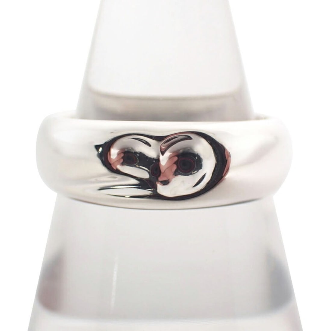 TIFFANY 925 Carved Heart Ring, size 14: --- Catalog ---Category: SizeUS Size: 7Brand Size: 54Category: DesignType: Band ringGender: WomenMaterial: Sterling silver 925Category: GeneralBrand: Tiffany--- Item List ---Section: