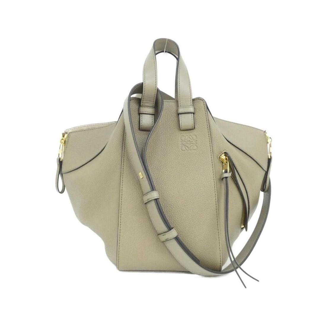 Loewe Hammock Small Shoulder Bag A538S35X51: --- Catalog ---Category: SizeSize (HxWxD): 24cm x 30cm x 28cm / 9.44'' x 11.81'' x 11.02''Category: DesignType: Shoulder bagColor: GreenGender: WomenCategory: GeneralMPN: A538S35X51Brand: Loewe---