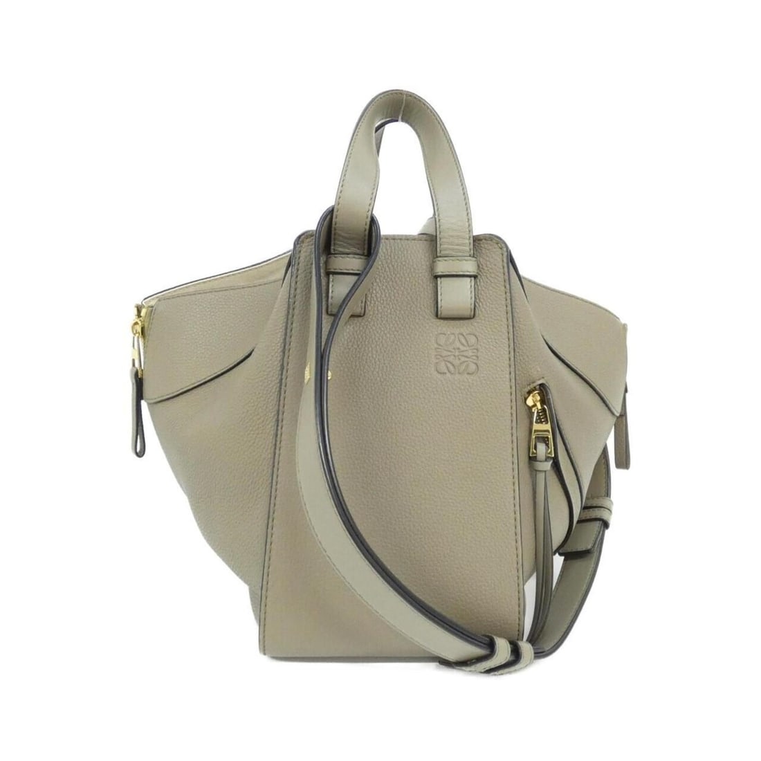 Loewe Hammock Small Shoulder Bag A538S35X51: --- Catalog ---Category: SizeSize (HxWxD): 24cm x 30cm x 28cm / 9.44'' x 11.81'' x 11.02''Category: DesignType: Shoulder bagColor: Green, Light greenGender: WomenMaterial: Leather Leather/Fur Type: