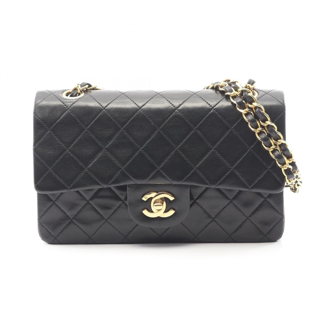 CHANEL Matelasse Double Flap Shoulder Bag/Handbag in Lambskin Leather, Black: --- Catalog ---Category: SizeSize (HxWxD): 14cm x 23cm x 6cm / 5.51'' x 9.05'' x 2.36''Category: DesignType: Handbag, Shoulder bagColor: BlackGender: WomenMaterial: Leather Leather/Fur Type: LambskinC