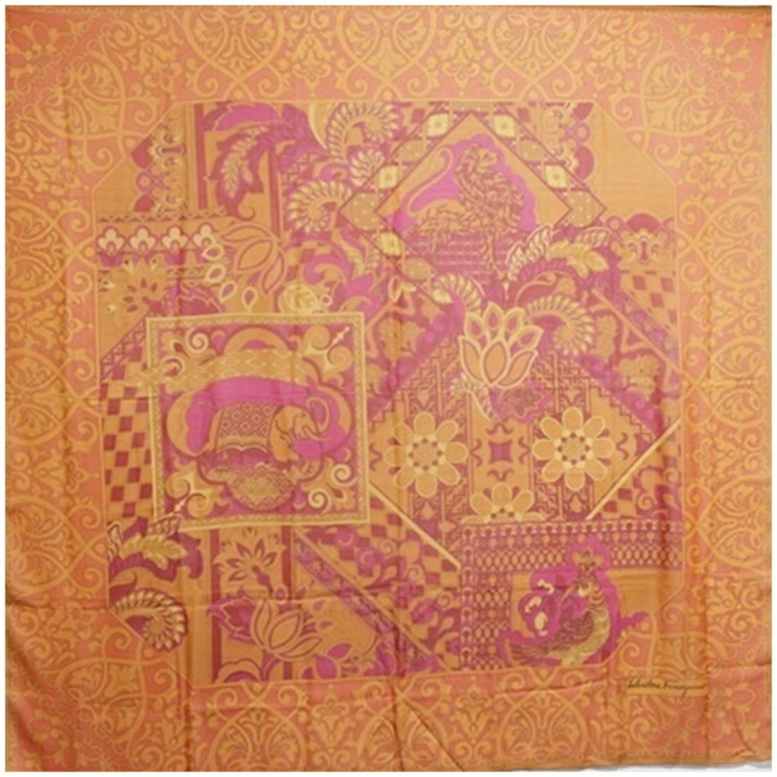 Salvatore Ferragamo large scarf/muffler in orange and red. Women's.: --- Catalog ---Category: SizeSize (LxW): 1.38m x 1.36m / 54.33'' x 53.54''Category: DesignType: ScarfColor: Orange, Red colorGender: WomenCategory: GeneralBrand: Salvatore Ferragamo--- Item List