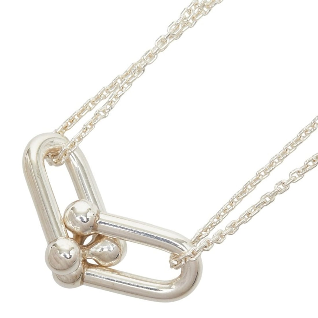 Tiffany & Co. HardWear Large Double-Link Double-Chain Pendant Necklace in Sterling Silver (SV925): --- Catalog ---Category: SizePendant Size: 11.5mm x 29.9mm / 0.45'' x 1.17''Neck Circumference: 40 cm / 15.74''Category: DesignColor: SilverGender: WomenMaterial: Silver, Silver 925Necklace Type: Neck