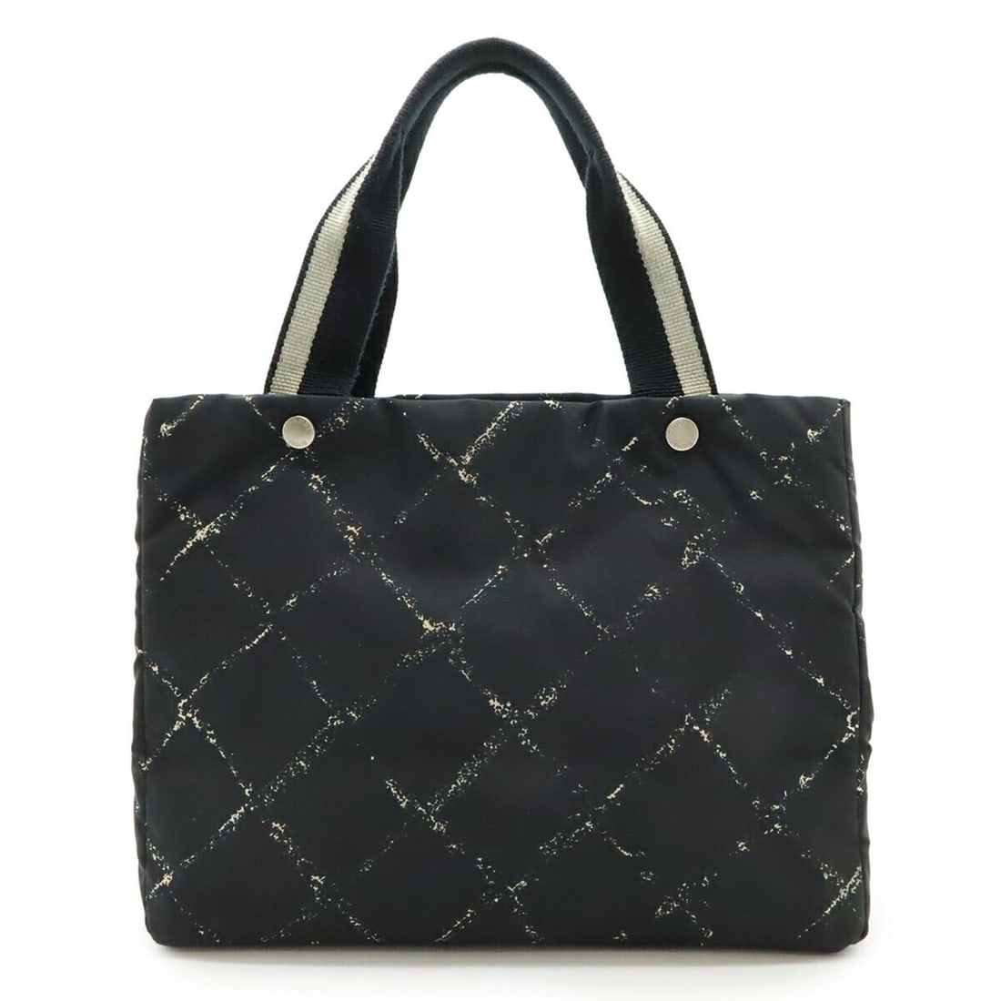 CHANEL (formerly the Travel Line) Tote Bag/Shoulder Bag in Nylon, Black and Red, A11833: --- Catalog ---Category: SizeSize (HxWxD): 27cm x 34cm x 14.5cm / 10.62'' x 13.38'' x 5.7''Category: DesignType: Shoulder bag, Tote bagColor: Black, Red colorGender: WomenMaterial: Travel Line Categor