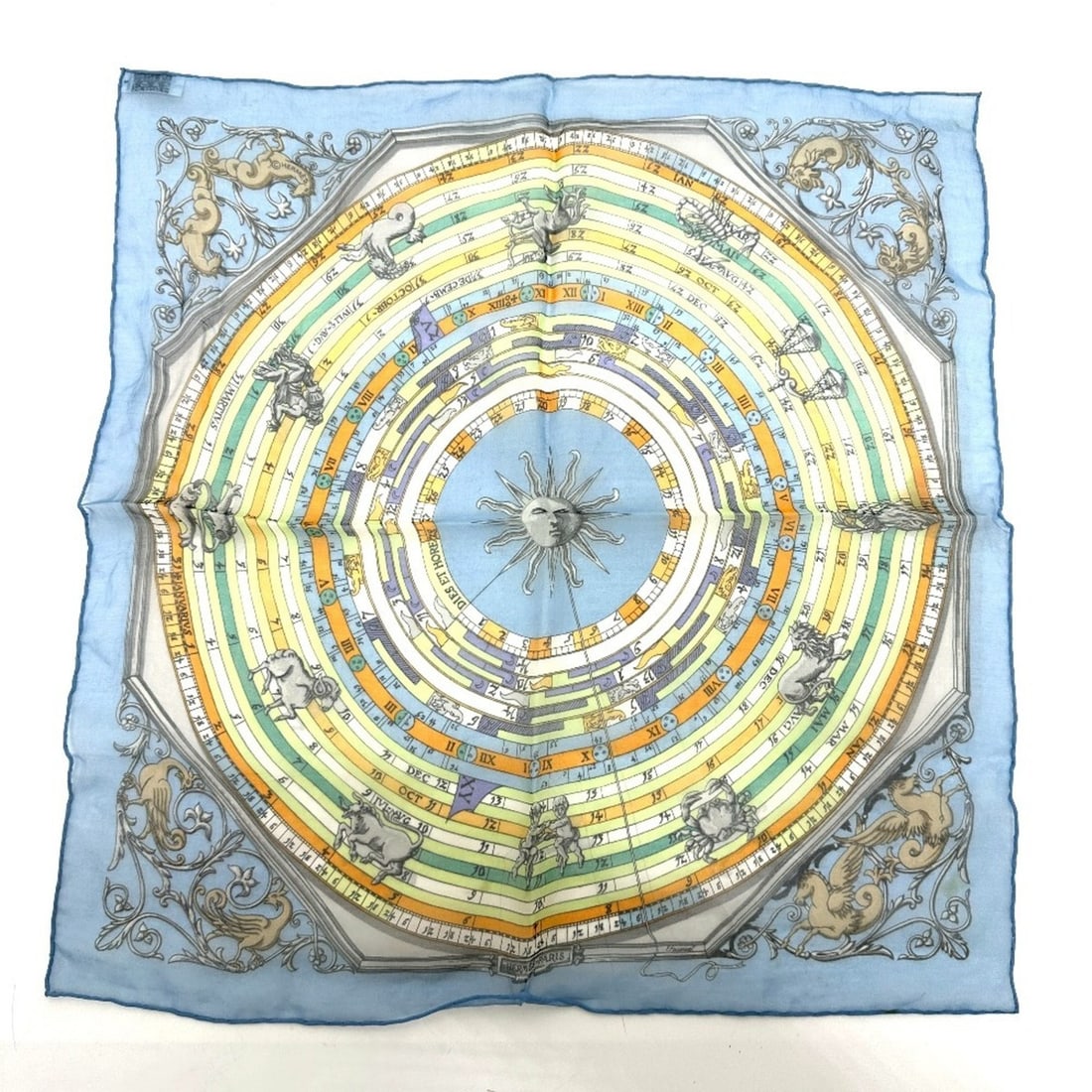 HERMES DIES ET HORE Astrology Carré 40 Chiffon Scarf/Muffler, Silk, Women's, Blue: --- Catalog ---Category: SizeSize (LxW): 42cm x 40cm / 16.53'' x 15.74''Category: DesignType: ScarfColor: BlueGender: WomenMaterial: Silk Category: GeneralBrand: HermesCountry of Origin: France--- Ite