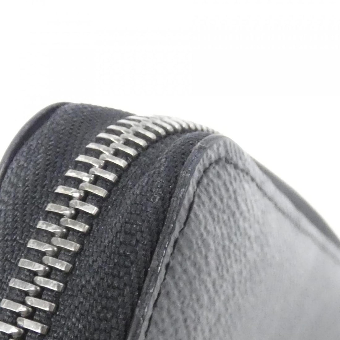 Louis Vuitton Monogram Eclipse Zippy Wallet Horizontal M11611 - 4