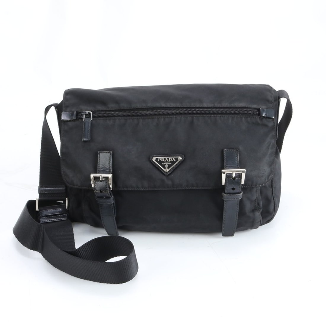 Prada Tessuto Nylon Triangle Logo Shoulder Bag Messenger Black Men's: --- Catalog ---Category: SizeSize (HxWxD): 25cm x 28cm x 12cm / 9.84'' x 11.02'' x 4.72''Category: DesignType: Shoulder bagColor: BlackGender: MenMaterial: Nylon , Leather Category: GeneralBrand:
