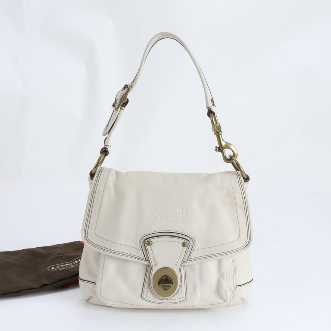 tern Coach Turnlock L0669 Leather One-Shoulder Bag for Women: --- Catalog ---Category: SizeSize (HxWxD): 25cm x 30cm x 33cm / 9.84'' x 11.81'' x 12.99''Category: DesignType: Shoulder bagColor: WhiteGender: WomenMaterial: Leather Category: GeneralMPN: L0669Brand:
