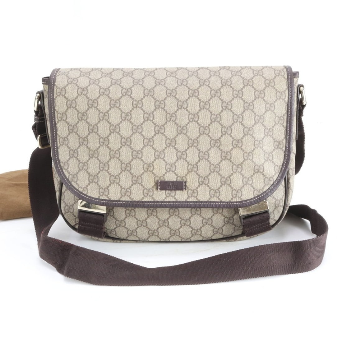 Gucci GG Supreme 201732 Leather Shoulder Bag Messenger for Men: --- Catalog ---Category: SizeSize (HxWxD): 23cm x 33cm x 10cm / 9.05'' x 12.99'' x 3.93''Strap Length: 133cm / 52.36''Category: DesignType: Shoulder bagColor: BrownGender: MenMaterial: GG Supreme Cate