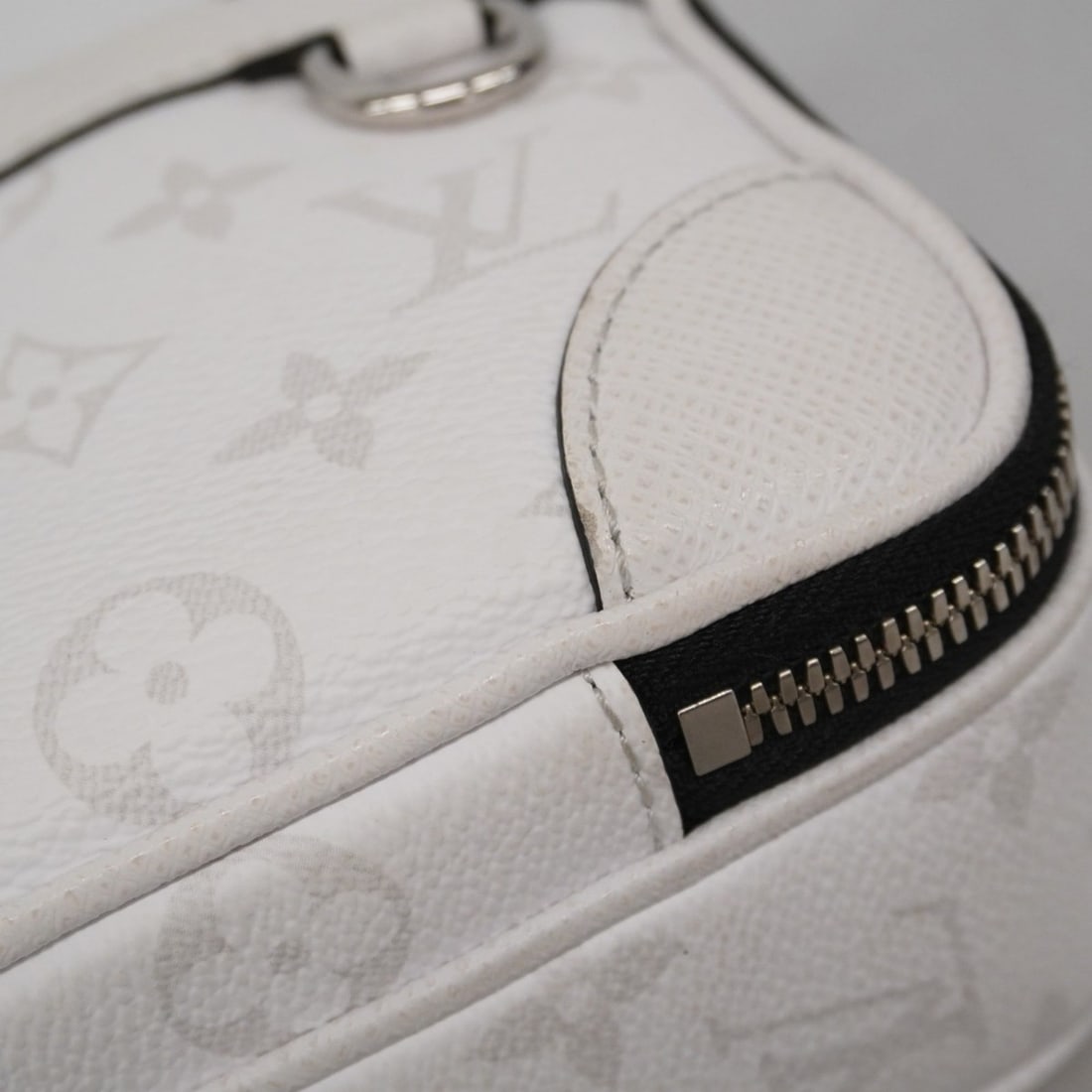 Chanel 1804 handbag - 9