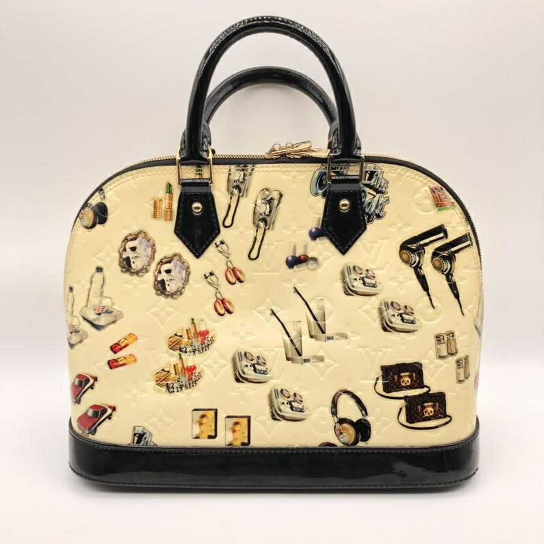 LOUIS VUITTON Alma PM Vernis Multicolore Handbag M50466 Louis Vuitton: --- Catalog ---Category: SizeSize (HxWxD): 31.8cm x 23.5cm x 15.2cm / 12.51'' x 9.25'' x 5.98''Category: DesignType: HandbagGender: WomenMaterial: Vernis Category: GeneralBrand: Louis Vuitton--- Item