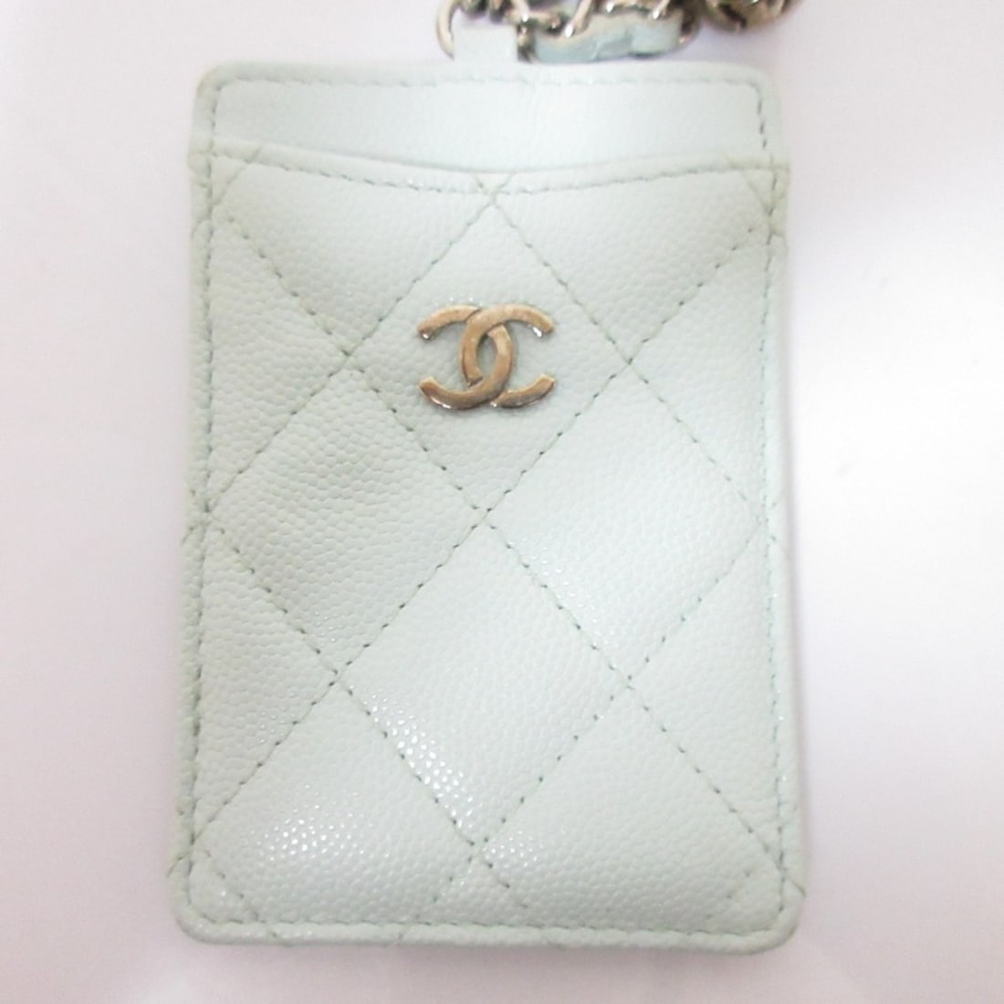 CHANEL Caviar Leather Matelasse Chain Pass Case with Key Ring, Light Blue, Women's: --- Catalog ---Category: DesignType: Travel pass caseColor: Light blueGender: WomenCategory: GeneralBrand: ChanelCategory: Physical PropertiesSize (HxWxD): 10cm x 7cm / 3.93'' x 2.75''--- Item List