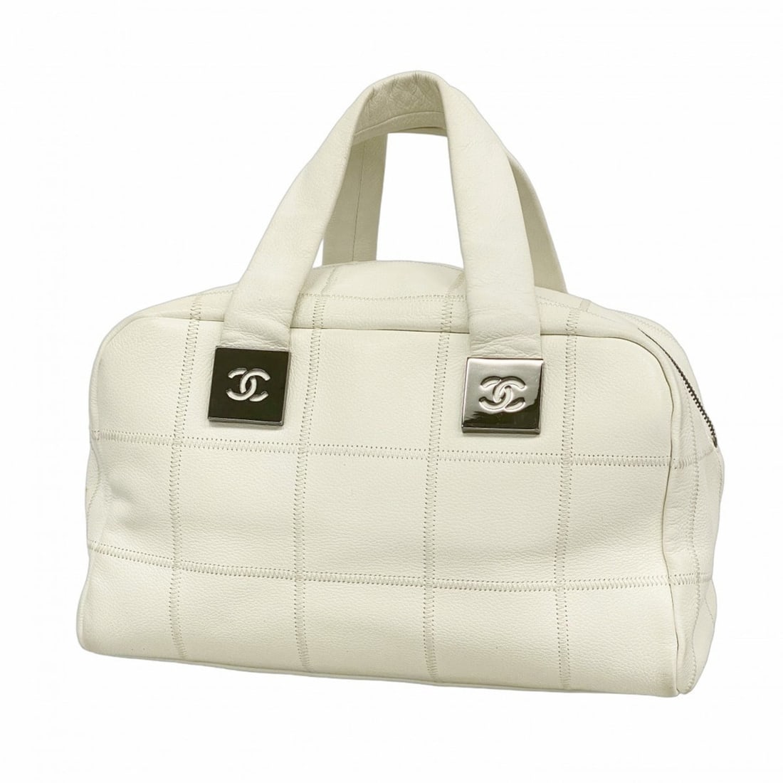 Chanel Chocobar Leather Handbag White Women's: --- Catalog ---Category: SizeSize (HxWxD): 17cm x 29cm x 21cm / 6.69'' x 11.41'' x 8.26''Category: DesignType: HandbagColor: WhiteGender: WomenMaterial: Leather Hardware Color: SilverCategory: