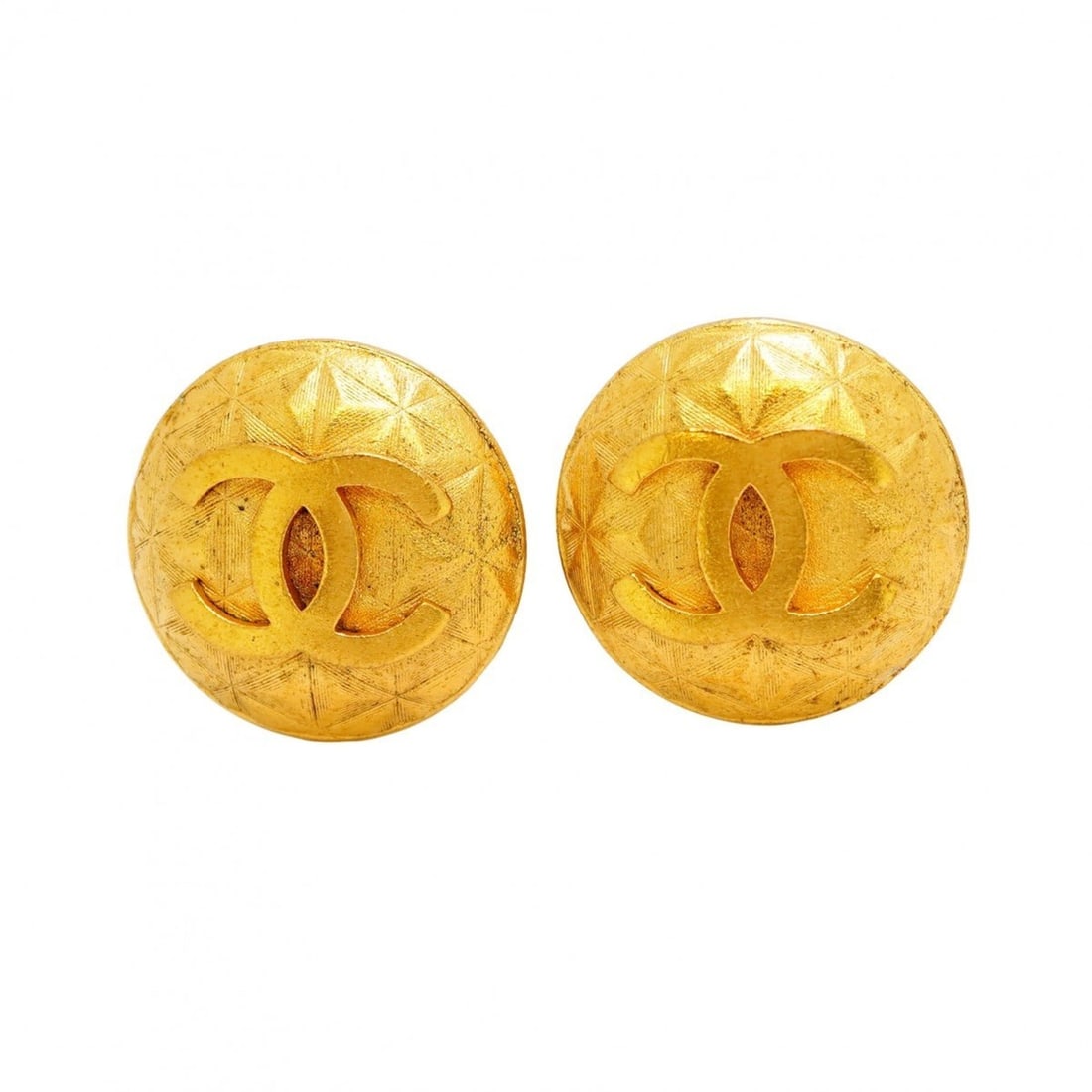 Chanel Coco Mark Circle Earrings, GP Plated Gold for Women: --- Catalog ---Category: SizeSize (HxWxD): 21.20mm x 21.10mm / 0.83'' x 0.83''Category: DesignType: Clip earringsColor: GoldGender: WomenMaterial: Gold platingCategory: GeneralBrand: Chanel--- Item Li