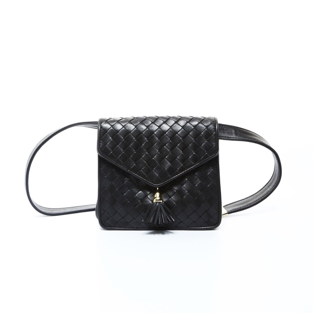 Bottega Veneta Lamb Leather Intrecciato Chain Shoulder Bag in Black: --- Catalog ---Category: SizeSize (HxWxD): 13cm x 15cm x 4cm / 5.11'' x 5.9'' x 1.57''Strap Length: 64cm - 85cm / 25.19'' - 33.46''Category: DesignType: Shoulder bagColor: BlackGender: WomenMaterial: