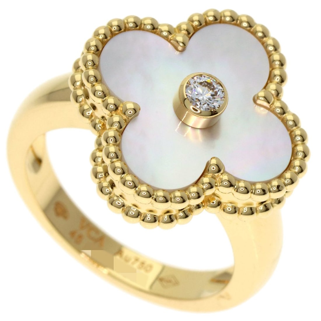 Van Cleef & Arpels Vintage Alhambra Shell and Diamond Ring in 18K Yellow Gold for Women.: --- Catalog ---Category: SizeWeight: 6.6g / 0.23oz.JP Size: 5US Size: 3.5Category: DesignType: Band ringStone: Diamond, ShellGender: WomenMaterial: Yellow gold (18K)Category: GeneralLine: Vintage Alha