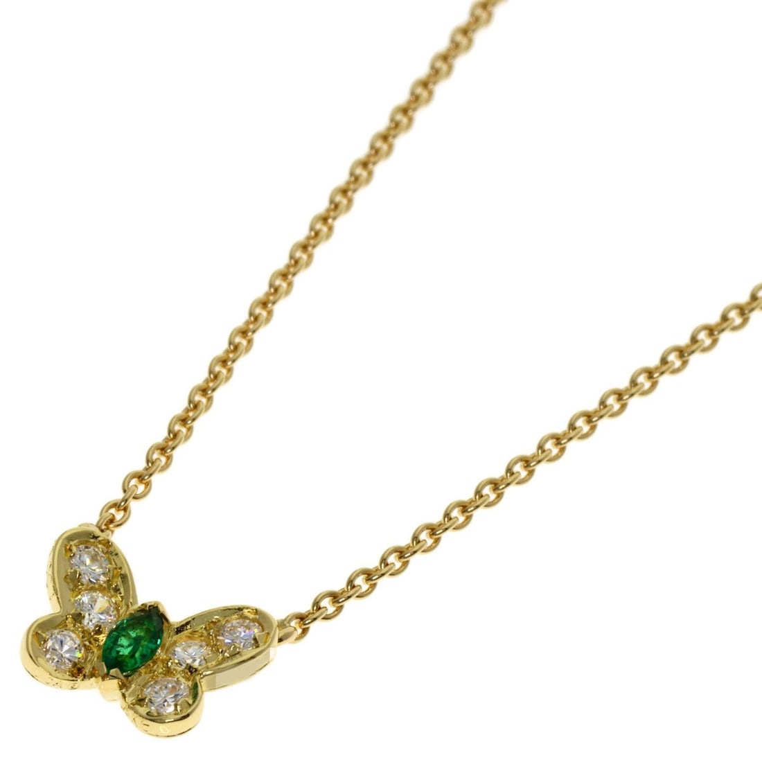 Van Cleef & Arpels Papillon Emerald and Diamond Necklace in 18K Yellow Gold for Women.: --- Catalog ---Category: SizeWidth: 1.4mm / 0.06''Weight: 4.7g / 0.16oz.Pendant Size: 9mm x 12.3mm / 0.35'' x 0.48''Neck Circumference: 43 cm / 16.92''Category: DesignStone: EmeraldGender: WomenMateri