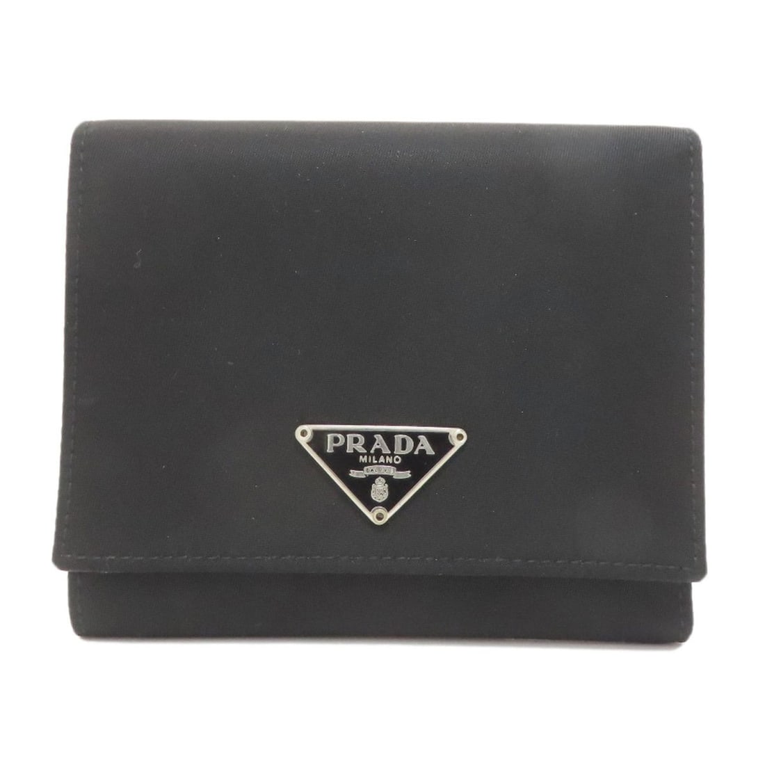 Prada logo hardware tri-fold wallet, bi-fold nylon, women's PRADA: --- Catalog ---Category: SizeSize (HxWxD): 10cm x 11.5cm x 2cm / 3.93'' x 4.52'' x 0.78''Category: DesignType: Wallet (tri-fold)Color: BlackGender: WomenMaterial: Nylon Category: GeneralBrand: Prada--
