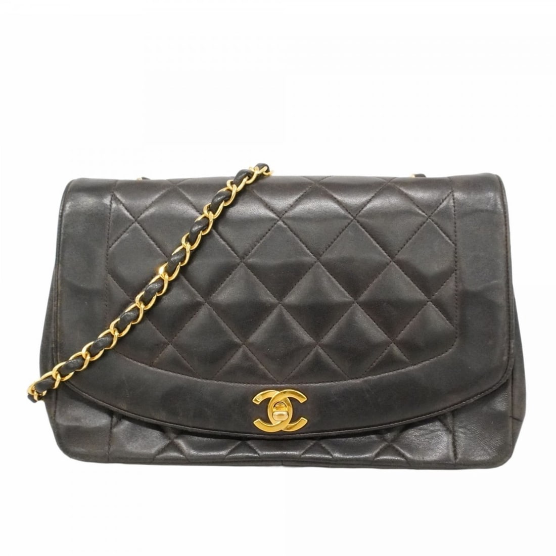Chanel Diana Shoulder Bag with Chain Bag, Lambskin, Black, Women's, P2370248: --- Catalog ---Category: SizeSize (HxWxD): 16cm x 24cm x 7cm / 6.29'' x 9.44'' x 2.75''Category: DesignType: Shoulder bagColor: BlackGender: WomenMaterial: Leather Hardware Color: GoldLeather/Fur Type
