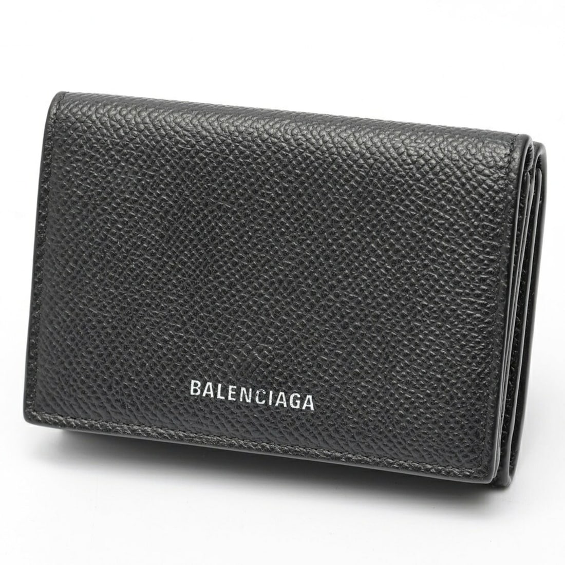 Balenciaga Compact Tri-fold Wallet 558208 Embossed Leather Black S-160074: --- Catalog ---Category: SizeSize (HxWxD): 6.5cm x 9.5cm x 3cm / 2.55'' x 3.74'' x 1.18''Category: DesignType: Wallet (tri-fold)Color: BlackGender: Men,WomenMaterial: Leather Category: GeneralMPN: 558